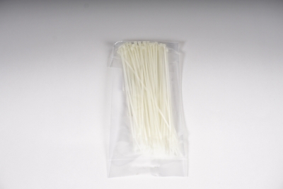 A001AX Bag of 100 white cable ties 20cm
