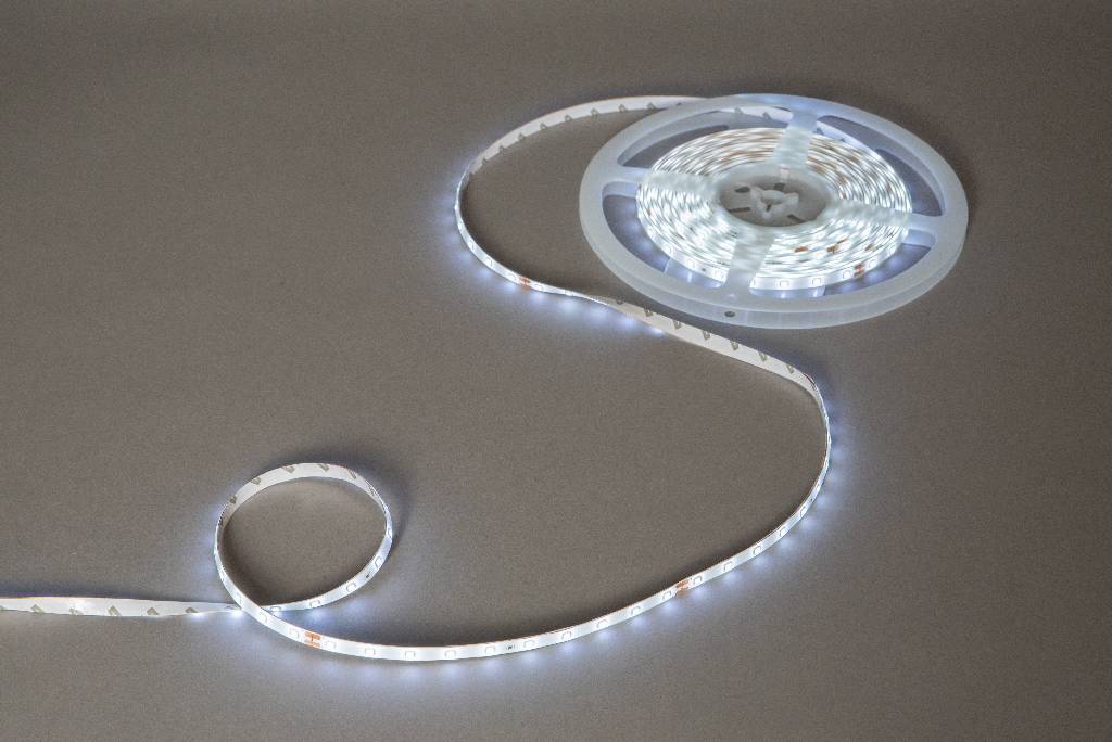 Ruban adhesif 600 LED blanc froid 10m