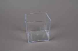 A005X9 Vase cube plexi crystal clear 10x10 H10cm