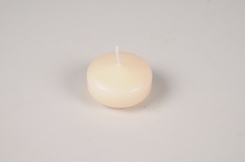 A006RP Box of 28 cream floating candles