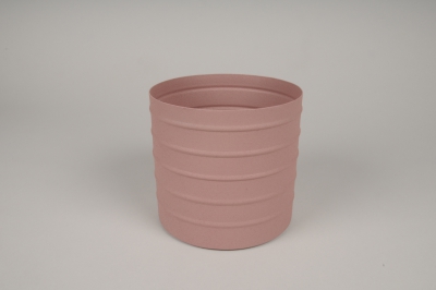 A010U9 Pink metal planter D15.5cm H14.5cm