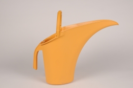 A015AT Yellow plastic watering can 4L