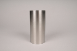 A024E0 Bougeoir cylindre métal argent D7.5cm H15cm