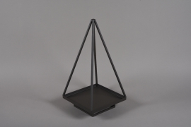 A033ZV Pyramide en métal noir 40x40cm H70cm