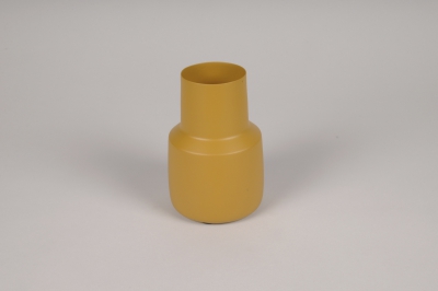 A039CC Vase en m�tal moutarde D9cm H13.5cm