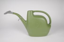 A042AT Moss green plastic watering can 9L