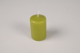 A044RP Boîte de 24 bougies cylindres vert olive D4cm H6cm