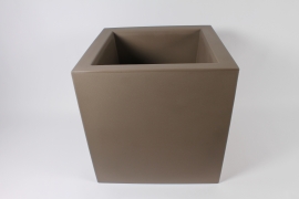 A047AT Taupe plastic pot 58x58cm H57cm