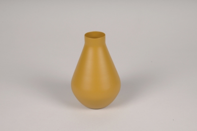 A052CC Vase en m�tal moutarde D9cm H13.5cm