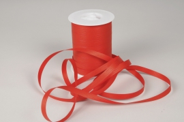 A052RB Red matt curling ribbon 10mm x 250m