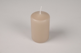 A053RP Boîte de 24 bougies cylindre taupe D5cm H8cm
