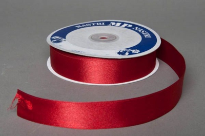 A054UN Satin ribbon red 25mm x 50m