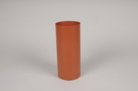 A056CC Vase cylindre en métal orange D9.5cm H22cm