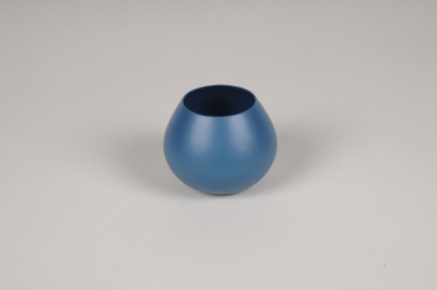 A072CC Vase en m�tal bleu D9cm H7cm
