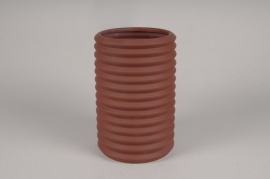 A075I4 Vase en céramique rouge brique D16cm H25.5cm