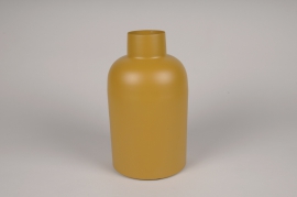A090CC Vase en métal moutarde D14.5cm H26cm