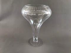 A101PQ Vase en verre sur pied D34cm H53cm