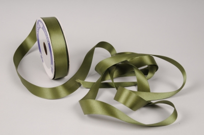 A102UN Ruban satin vert olive 25mm x 20m