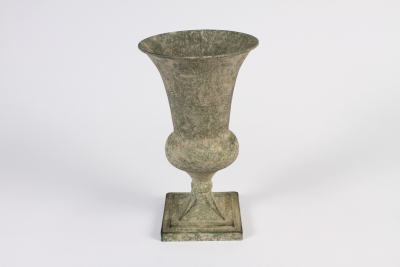 A115NM Vase M�dicis en m�tal vert antique D16cm H28cm