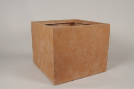 A135NM Terracotta clayfiber planter 44x44cm H38cm
