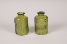 A142R4 Vase bouteille en verre vert assorti D6cm H10cm
