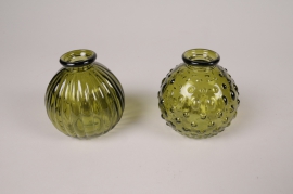 A147R4 Vase bouteille en verre vert assorti D8cm H8cm