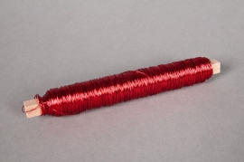 A162MG Bobine de fil de fer sur bois rouge