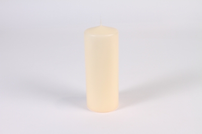 A172E2 Bo�te de 8 bougies cylindres ivoire D7.5cm H20cm