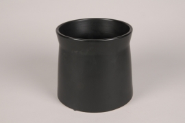 A193TT Black ceramic planter D16.5cm H13cm