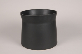 A236TT Black ceramic planter D25cm H21cm