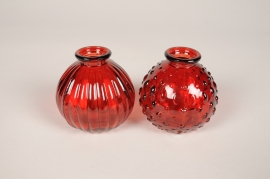 A256R4 Vase bouteille en verre rouge assorti D8cm H8cm