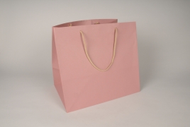 A278IV Bag of 12 pink kraft bags 35x25cm H32cm