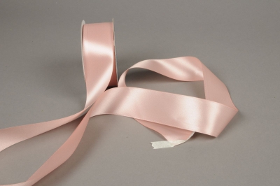A287UN Ruban de satin rose 40mm x 25m