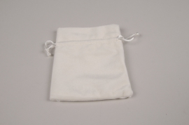 A324UN Pack of 10 velvet bags white 12x9cm