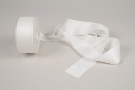 A356UN White satin ribbon 40mm x 15m