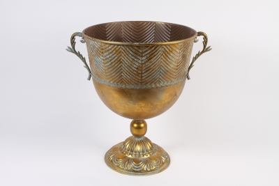 A545NM Vase M�dicis en m�tal or antique D47cm H59cm