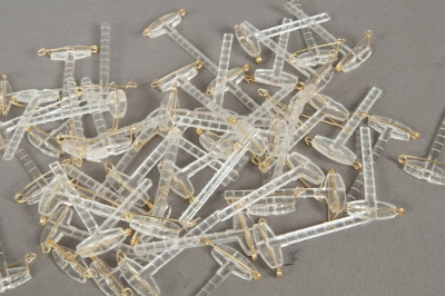 A745QV Bo�te de 50 boutonni�res transparentes 