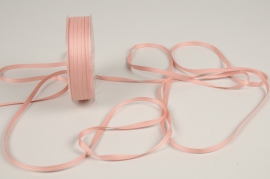 A812UN Old pink satin ribbon 5mm x 70m