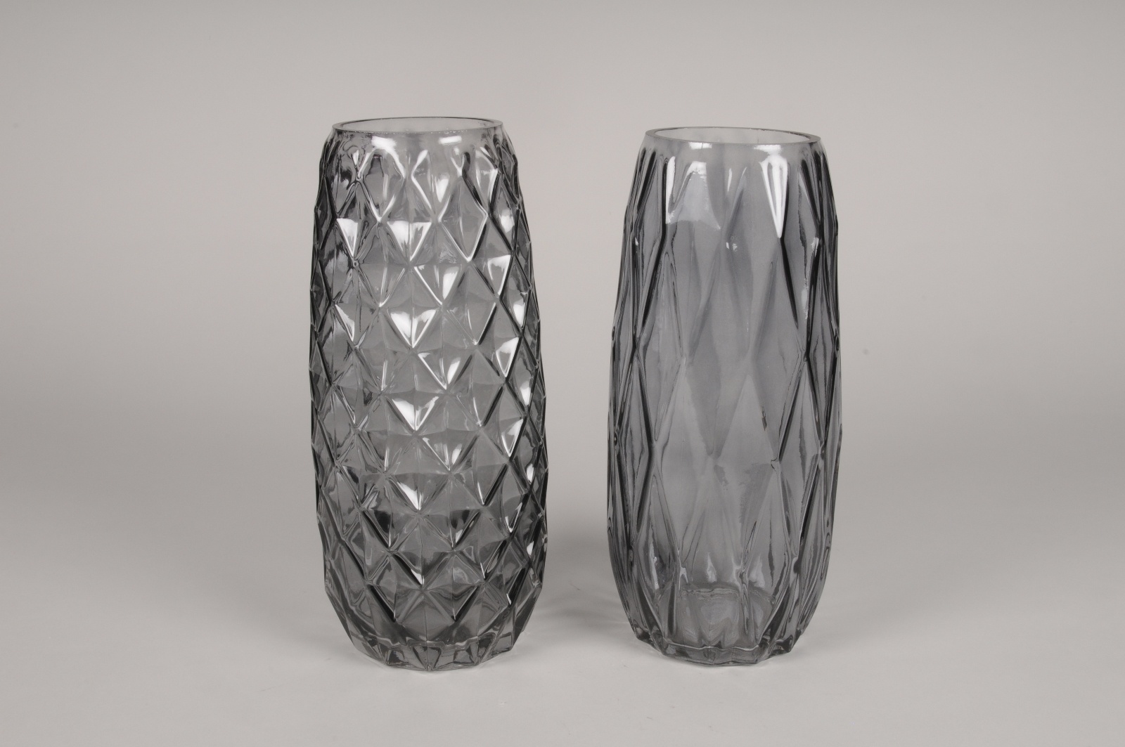 Vase en verre fumé assorti D13cm H28.5cm