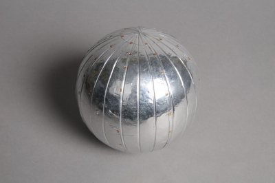 A625UO Boule en aluminium rayure diam�tre 11cm