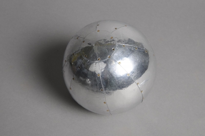 A563UO Boule en aluminium rayure diam�tre 11cm