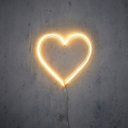 DQ-000653 Warm white neon heart with timer D33cm