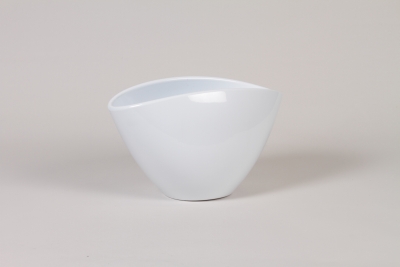 I0-000101 Glossy white ceramic planter 26.5x18cm H17cm