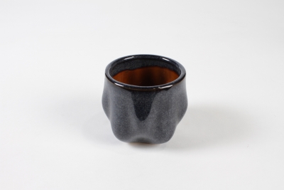 J6-000032 Cache-pot en c�ramique bleu fonc� D8cm H7cm