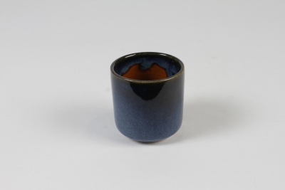 J6-000050 Cache-pot en c�ramique bleu fonc� D7cm H7cm
