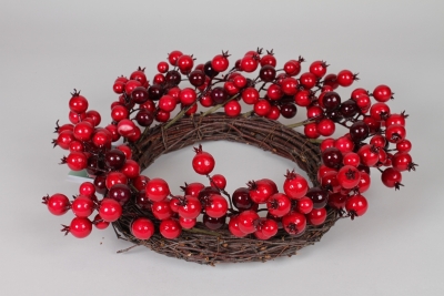 KI-000869 Artificial red berry wreath D40cm