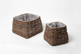 LE-000187 Set of 2 brown wicker baskets