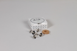 OR-000041 Box of 32 floating oil wicks