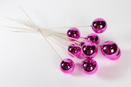 PO-000020 Set de 10 boules sur pics en bois fuchsia D6cm H56cm