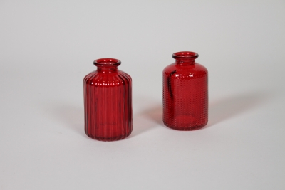 R4-000180 Bouteille en verre rouge assorti D6cm H10cm